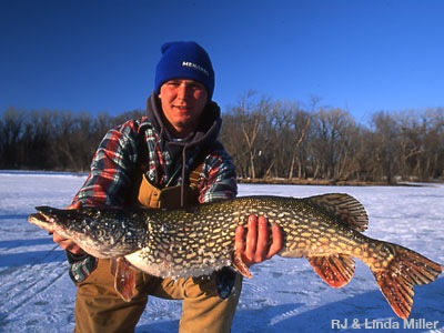 Ice Fishing in Onalaska, WI - Wisconsin Travel Best Bets