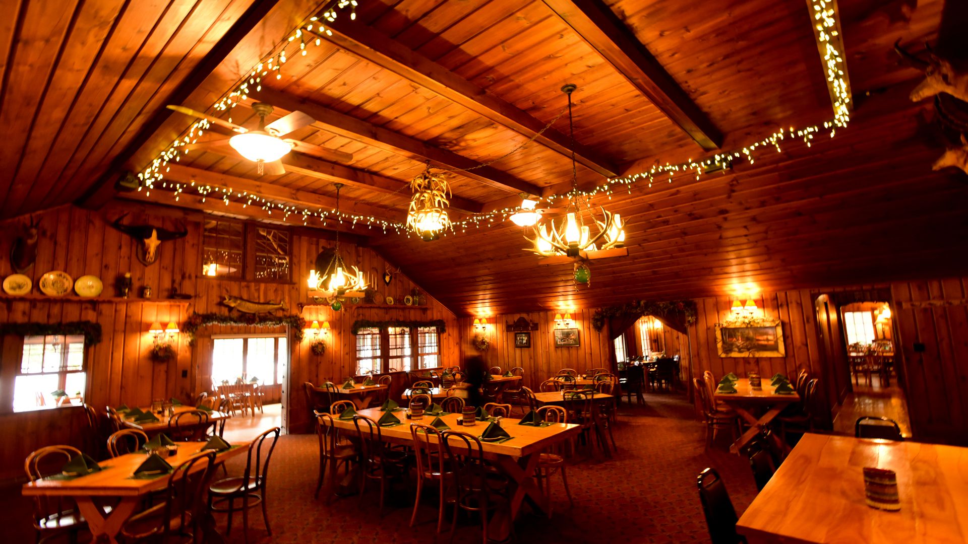 A classic culinary experience: The Wisconsin supper club - Wisconsin Travel Best Bets