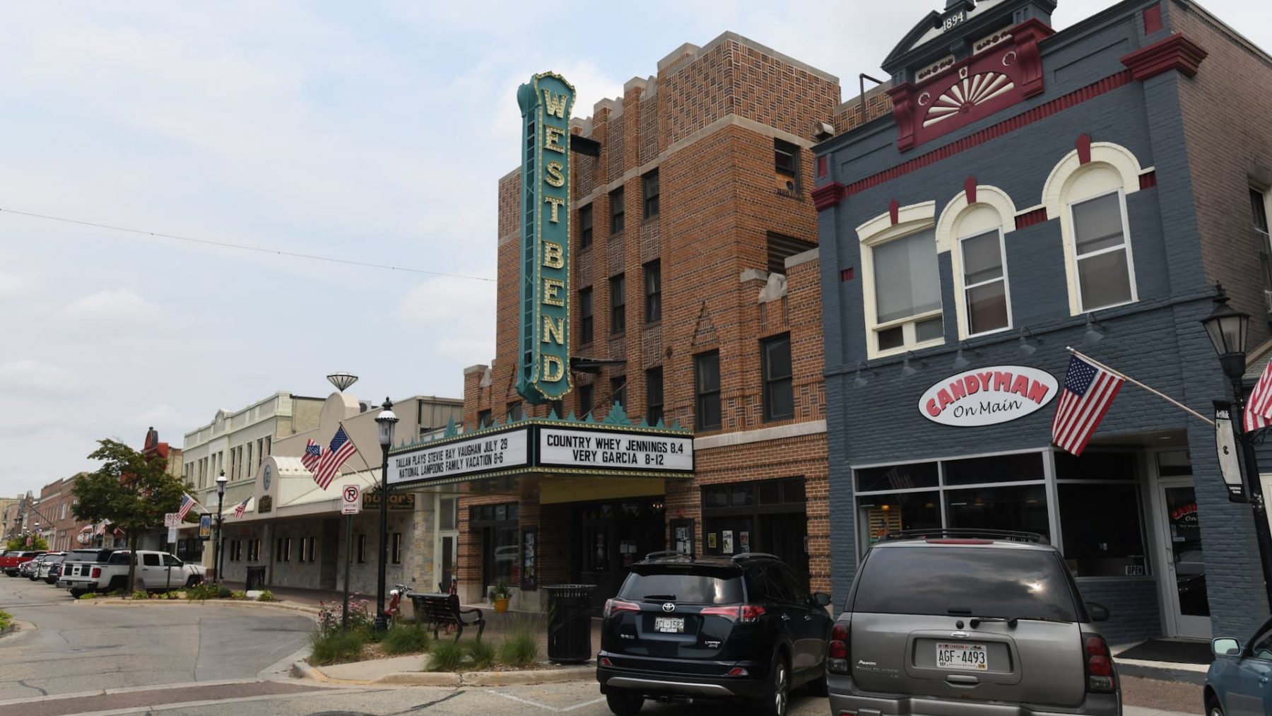 Article: 3 top shopping destinations in Wisconsin | Shopping in downtown West Bend Wisconsin