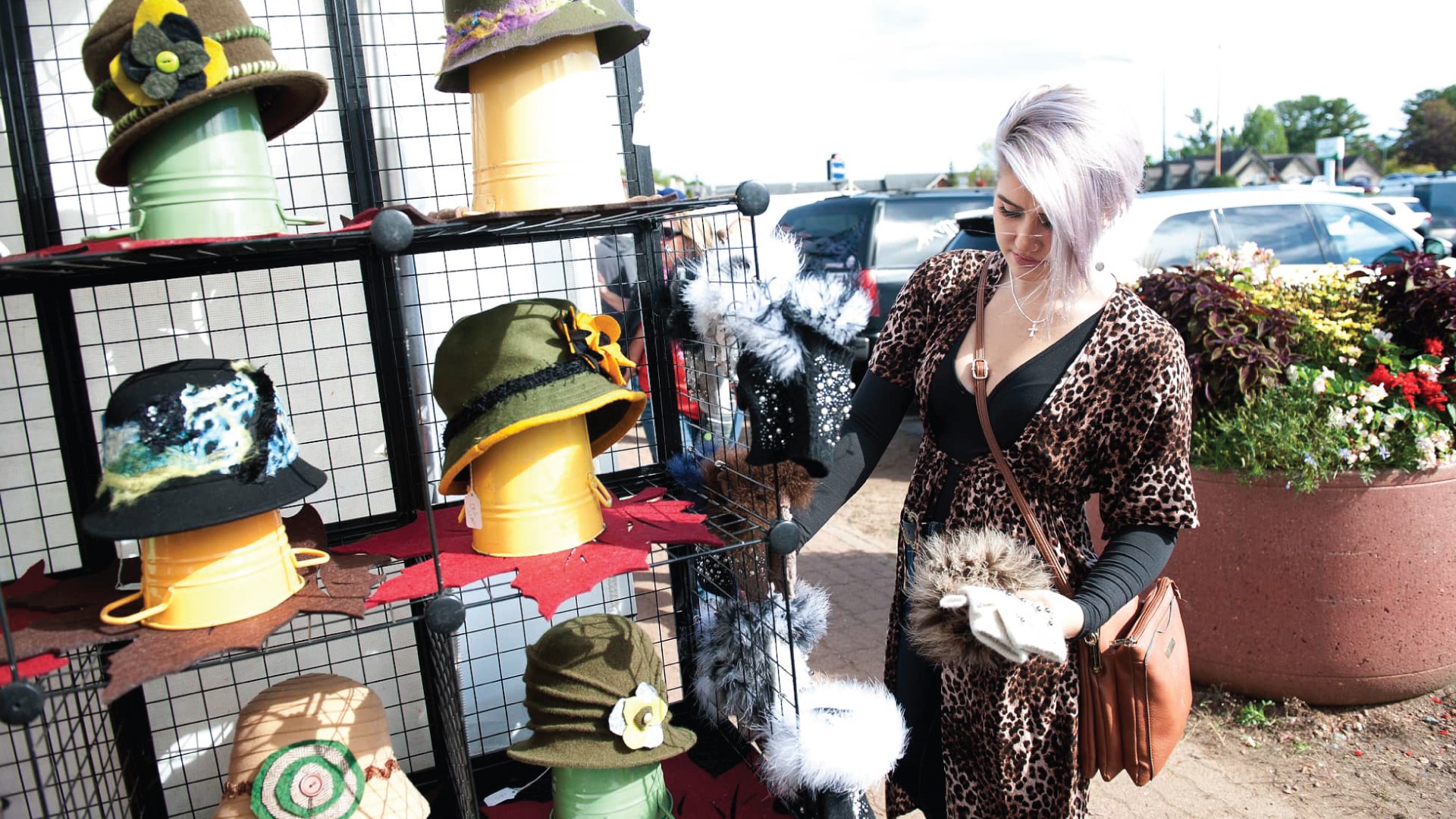 Woman shopping at Prime Choice Craft Fair in Minocqua WI
